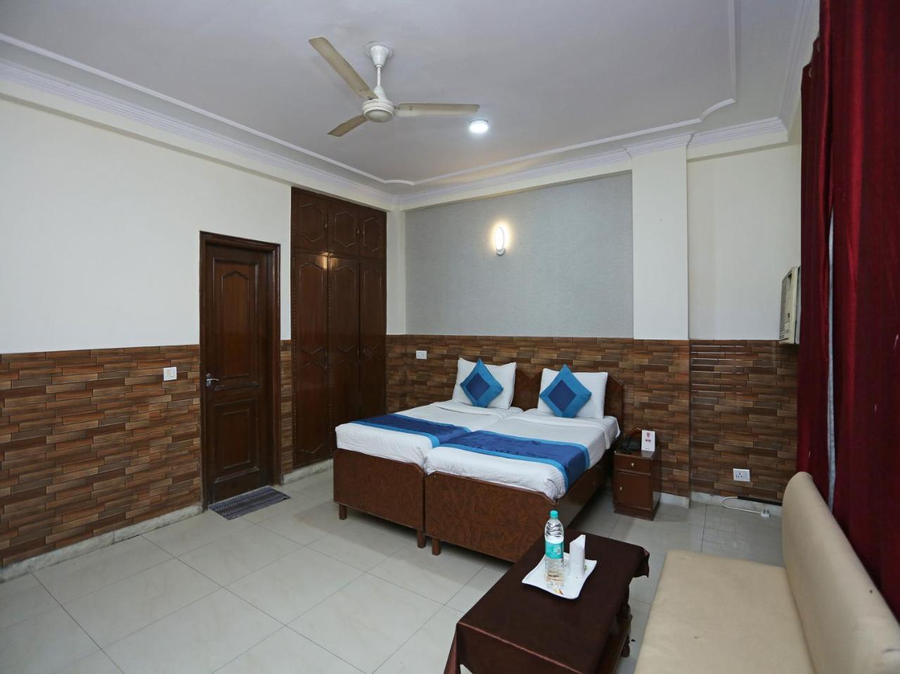 Oyo 472 Hotel Sareen New Delhi Eksteriør billede