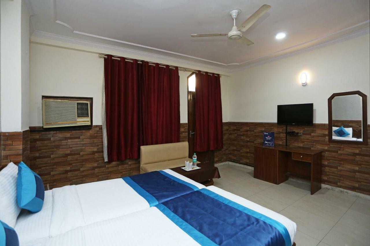 Oyo 472 Hotel Sareen New Delhi Eksteriør billede