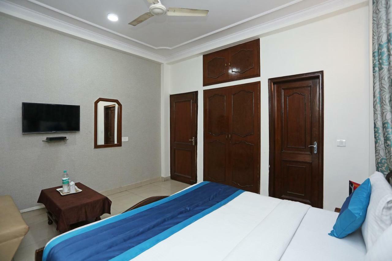 Oyo 472 Hotel Sareen New Delhi Eksteriør billede